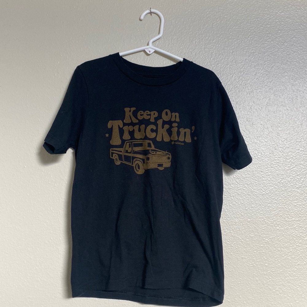 Keep Truckin kids graphic tee